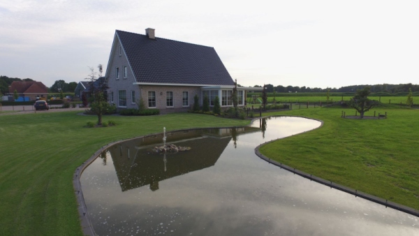 Vijver laten aanleggen Vijver laten aanleggen