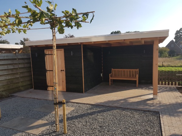 Voor elke tuin een passende terrasoverkapping dankzij een terrasoverkapping op maat Voor elke tuin een passende terrasoverkapping dankzij een terrasoverkapping op maat