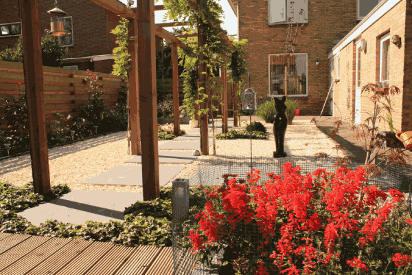 Voor het uitbesteden van uw tuinonderhoud, kunt u terecht bij ons hoveniersbedrijf in Zwolle Voor het uitbesteden van uw tuinonderhoud, kunt u terecht bij ons hoveniersbedrijf in Zwolle